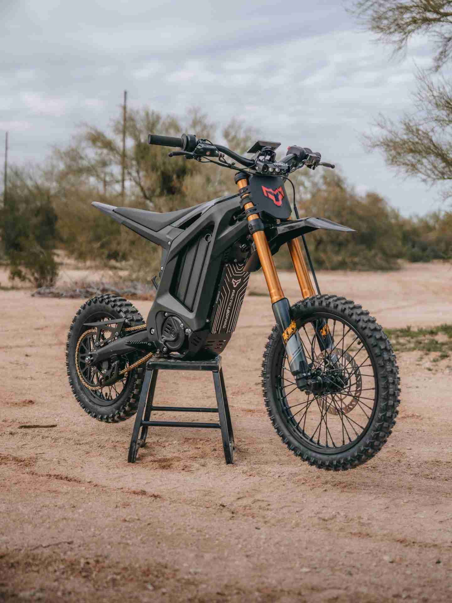 Arctic Leopard X-F PRO MX 17-14"